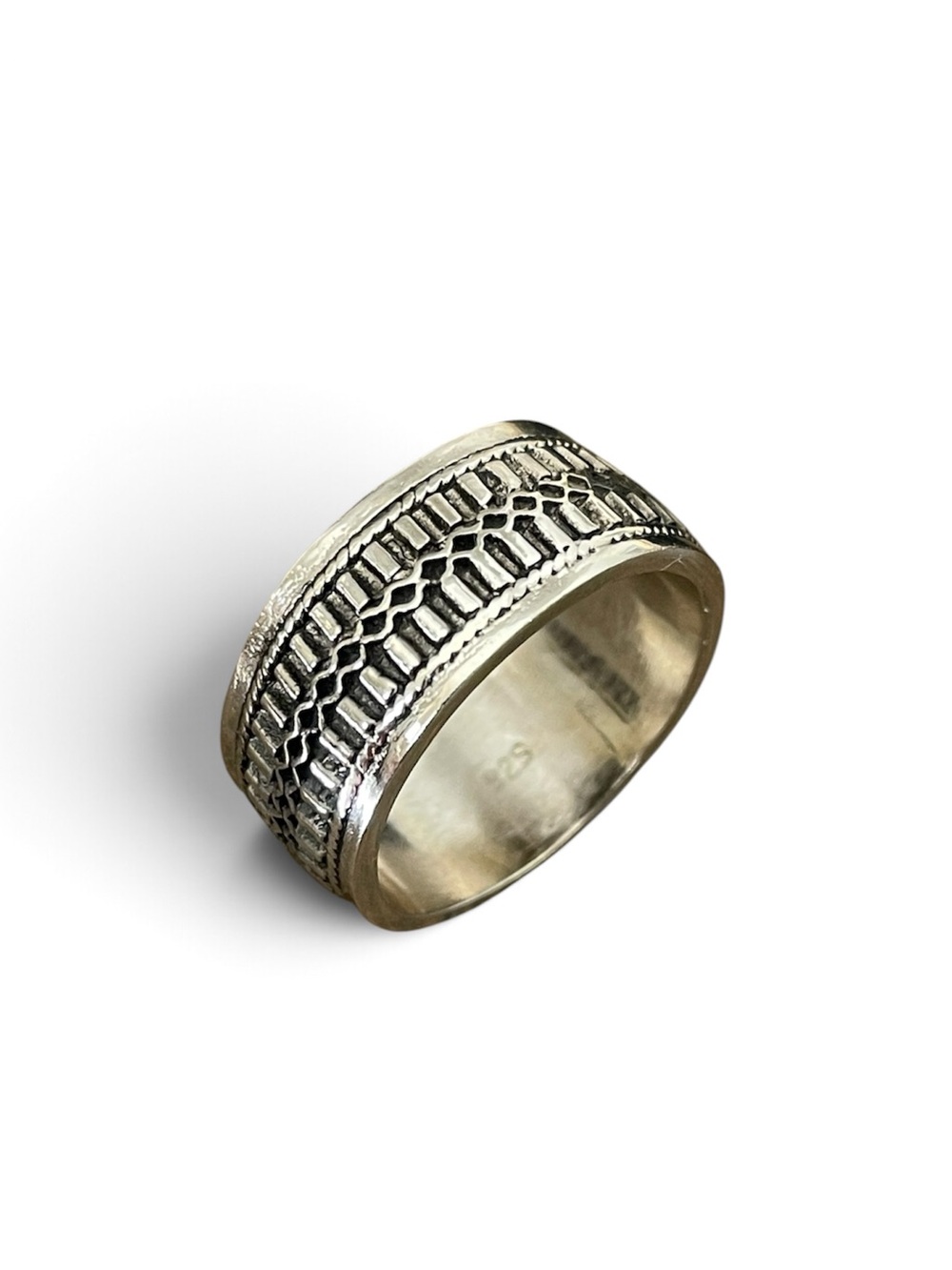 925 Sterling Silver Rings Bands in 925 Sterling silver size: US 8.5